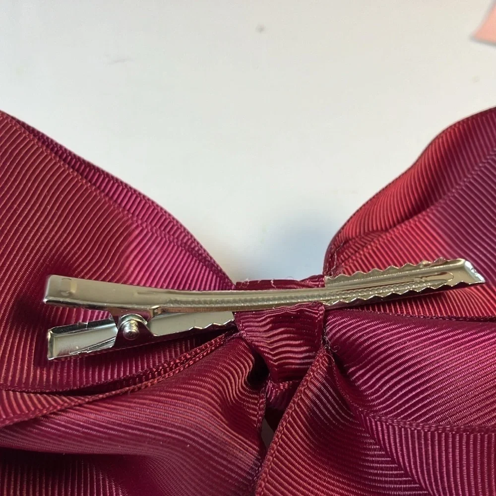 D’Bello burgundy bow berette